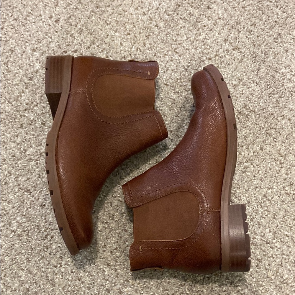 New condition brown ankle boots